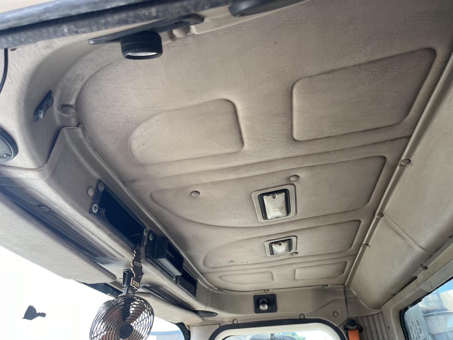 ./imagenes/INVOICE/2019/17648/CAMION REVOLVEDOR INTERNATIONAL PAYSTAR 5000 CON EQUIPO MCNEILUS (38).JPG